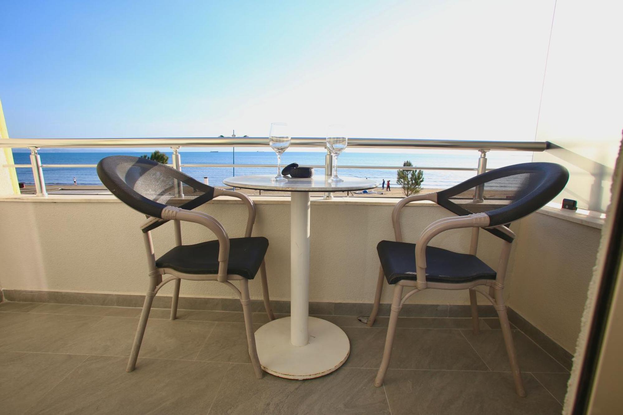 Luxurious Dreamy Seaview Apartment ดูร์เรส ภายนอก รูปภาพ
